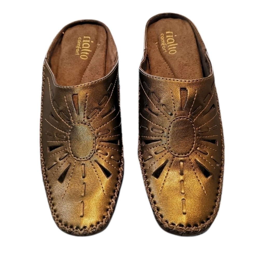 Rialto comfort gold shoes size 8M